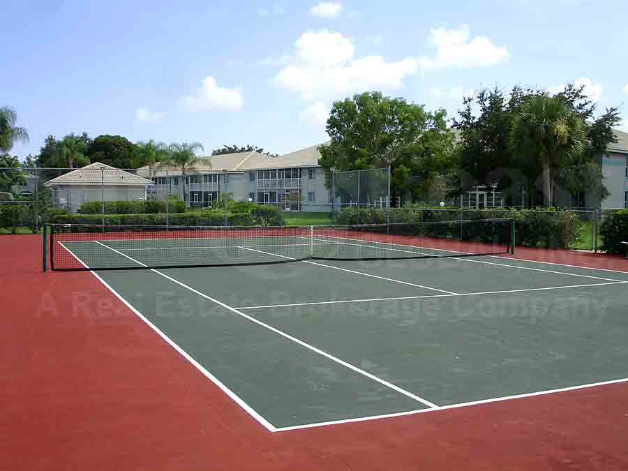 FURSE LAKES Tennis Courts